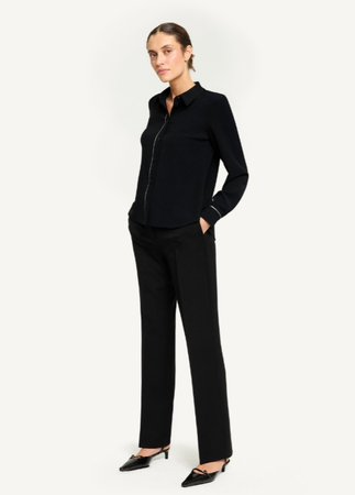 50427 KMX Bluzka koszulowa z ozdobną taśmą – czarna