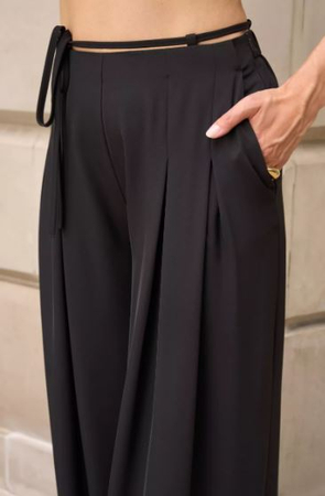 7642 Czarne eleganckie szerokie spodnie EZURI z wysokim stanem