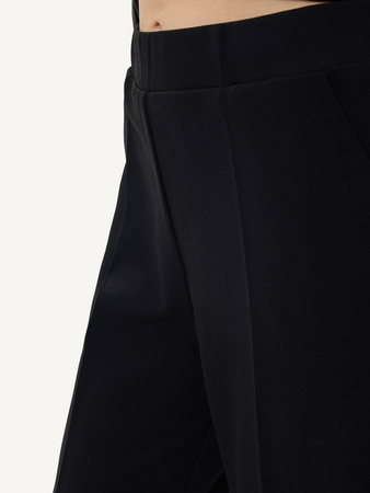 80931 KMX Czarne spodnie z szeroką nogawką i elastyczną talią