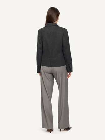 10795 KMX Żakiet z miękkiej dzianiny zapinany na guziki - brązowy